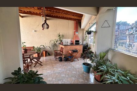 Casa para alugar com 4 quartos, 250m² em Guarapiranga, São Paulo