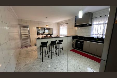 Casa para alugar com 250m², 4 quartos e 1 vaga
