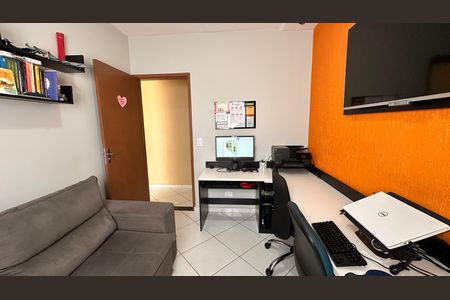 Casa para alugar com 4 quartos, 250m² em Guarapiranga, São Paulo