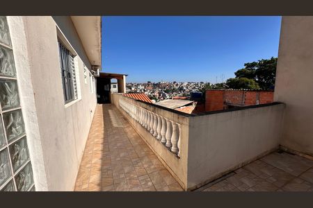 Casa para alugar com 4 quartos, 250m² em Guarapiranga, São Paulo