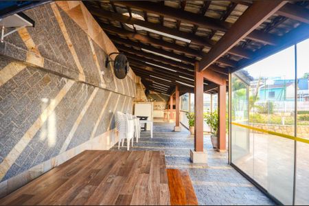 Apartamento à venda com 136m², 4 quartos e 3 vagas Apartamento à venda com 136m², 4 quartos e 3 vagasÁrea comum - Churrasqueira