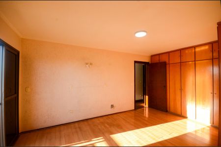 Apartamento à venda com 136m², 4 quartos e 3 vagas Apartamento à venda com 136m², 4 quartos e 3 vagasSuíte