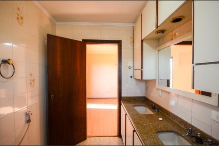 Apartamento à venda com 136m², 4 quartos e 3 vagas Apartamento à venda com 136m², 4 quartos e 3 vagasSuíte - Banheiro