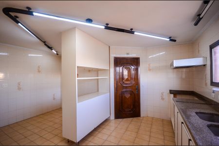 Apartamento à venda com 136m², 4 quartos e 3 vagas Apartamento à venda com 136m², 4 quartos e 3 vagasCozinha