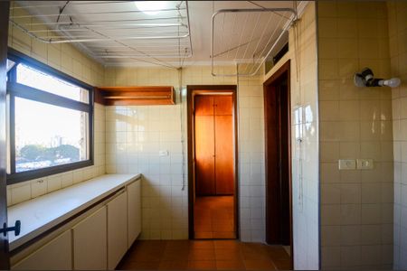 Apartamento à venda com 136m², 4 quartos e 3 vagas Apartamento à venda com 136m², 4 quartos e 3 vagasÁrea de Serviço