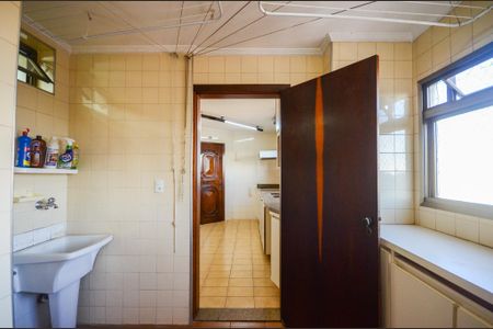 Apartamento à venda com 136m², 4 quartos e 3 vagas Apartamento à venda com 136m², 4 quartos e 3 vagasÁrea de Serviço