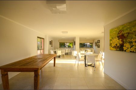 Apartamento à venda com 136m², 4 quartos e 3 vagas Apartamento à venda com 136m², 4 quartos e 3 vagasÁrea comum - Salão de festas
