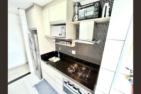 Apartamento à venda com 81m², 3 quartos e 2 vagas Apartamento à venda com 81m², 3 quartos e 2 vagasCozinha
