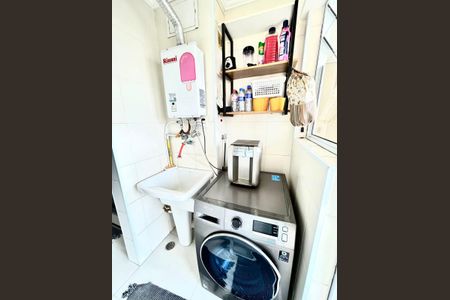 Apartamento à venda com 81m², 3 quartos e 2 vagas Apartamento à venda com 81m², 3 quartos e 2 vagasÁrea de Serviço