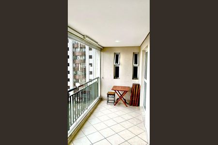 Apartamento à venda com 81m², 3 quartos e 2 vagas Apartamento à venda com 81m², 3 quartos e 2 vagasVaranda