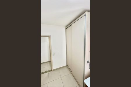Apartamento à venda com 81m², 3 quartos e 2 vagas Apartamento à venda com 81m², 3 quartos e 2 vagasQuarto