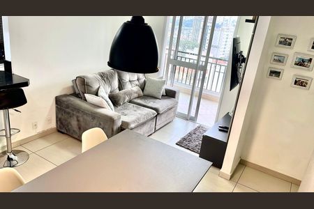 Apartamento à venda com 81m², 3 quartos e 2 vagas Apartamento à venda com 81m², 3 quartos e 2 vagasSala