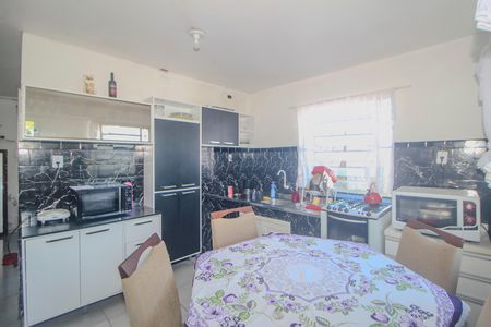 Casa à venda com 180m², 5 quartos e sem vaga Casa à venda com 180m², 5 quartos e sem vagaCozinha 2