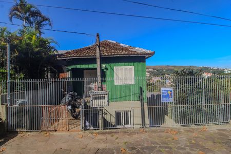 Casa à venda com 180m², 5 quartos e sem vaga Casa à venda com 180m², 5 quartos e sem vagaFachada
