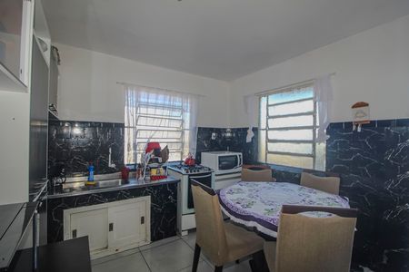 Casa à venda com 180m², 5 quartos e sem vaga Casa à venda com 180m², 5 quartos e sem vagaCozinha 2
