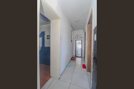 Casa à venda com 180m², 5 quartos e sem vaga Casa à venda com 180m², 5 quartos e sem vagaCorredor