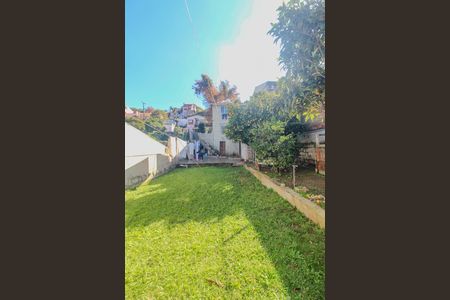 Casa à venda com 180m², 5 quartos e sem vaga Casa à venda com 180m², 5 quartos e sem vagaQuintal