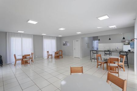 Apartamento para alugar com 42m², 2 quartos e 1 vaga Apartamento para alugar com 42m², 2 quartos e 1 vagaÁrea comum - Salão de festas