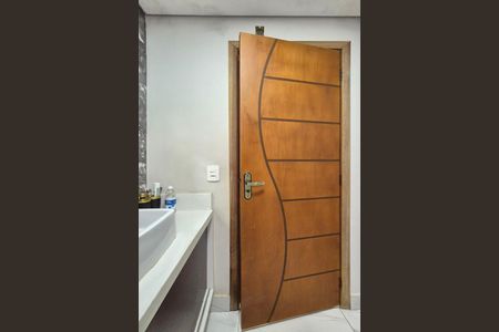 Casa à venda com 180m², 3 quartos e 2 vagas Casa à venda com 180m², 3 quartos e 2 vagasLavabo