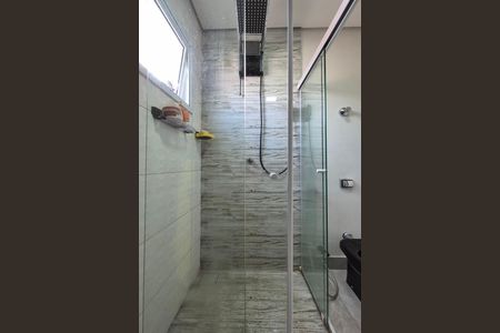 Casa à venda com 180m², 3 quartos e 2 vagas Casa à venda com 180m², 3 quartos e 2 vagasBanheiro da Suíte