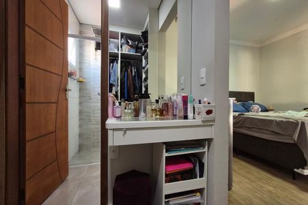 Casa à venda com 180m², 3 quartos e 2 vagas Casa à venda com 180m², 3 quartos e 2 vagasCloset da Suíte