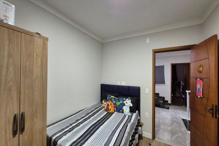 Casa à venda com 180m², 3 quartos e 2 vagas Casa à venda com 180m², 3 quartos e 2 vagasQuarto 2