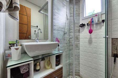 Casa à venda com 180m², 3 quartos e 2 vagas Casa à venda com 180m², 3 quartos e 2 vagasBanheiro