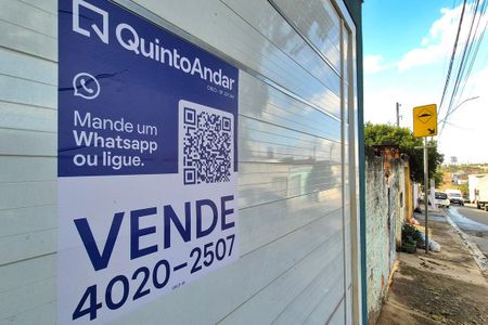 Casa à venda com 180m², 3 quartos e 2 vagas Casa à venda com 180m², 3 quartos e 2 vagasPlaca Instalada