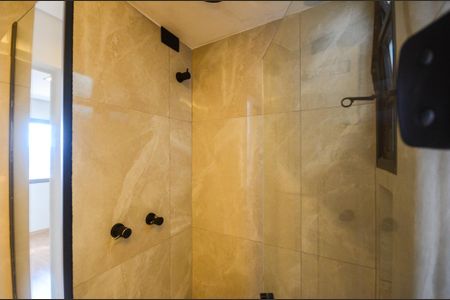 Apartamento à venda com 78m², 2 quartos e 1 vaga Apartamento à venda com 78m², 2 quartos e 1 vagaBanheiro