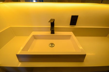 Apartamento à venda com 78m², 2 quartos e 1 vaga Apartamento à venda com 78m², 2 quartos e 1 vagaBanheiro