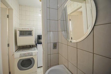 Apartamento à venda com 97m², 3 quartos e 2 vagas Apartamento à venda com 97m², 3 quartos e 2 vagasBanheiro de serviço