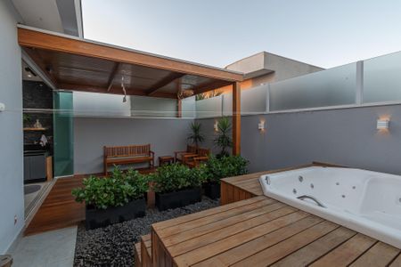 Casa de condomínio para alugar com 116m², 2 quartos e 2 vagas Casa de condomínio para alugar com 116m², 2 quartos e 2 vagasVaranda
