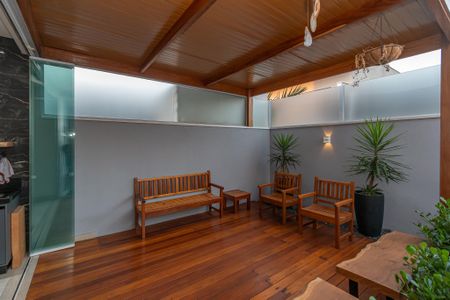 Casa de condomínio para alugar com 116m², 2 quartos e 2 vagas Casa de condomínio para alugar com 116m², 2 quartos e 2 vagasVaranda