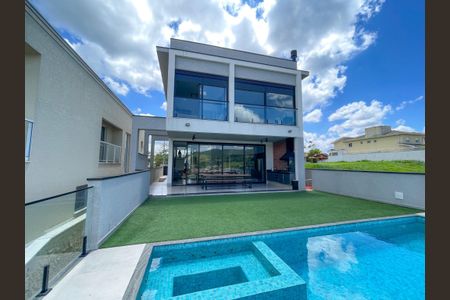Casa de condomínio à venda com 410m², 3 quartos e 8 vagasFoto 02