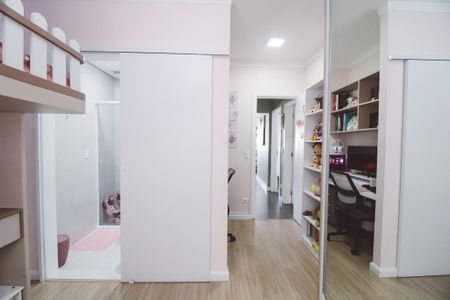 Apartamento à venda com 98m², 3 quartos e 2 vagas Apartamento à venda com 98m², 3 quartos e 2 vagasSuíte 2