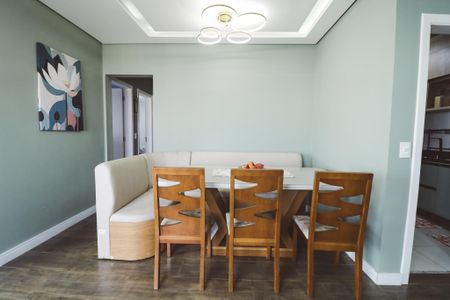 Apartamento à venda com 98m², 3 quartos e 2 vagas Apartamento à venda com 98m², 3 quartos e 2 vagasSala