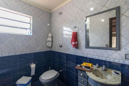 Casa à venda com 296m², 4 quartos e 4 vagas Casa à venda com 296m², 4 quartos e 4 vagasBanheiro