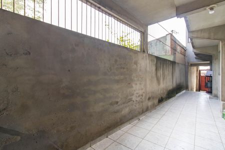 Casa à venda com 296m², 4 quartos e 4 vagas Casa à venda com 296m², 4 quartos e 4 vagasCorredor Lateral