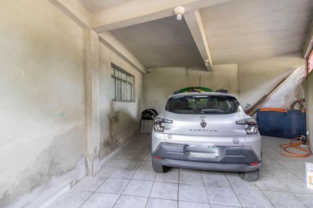 Casa à venda com 296m², 4 quartos e 4 vagas Casa à venda com 296m², 4 quartos e 4 vagasGaragem