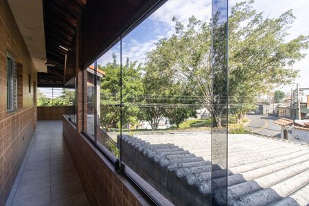 Casa à venda com 296m², 4 quartos e 4 vagas Casa à venda com 296m², 4 quartos e 4 vagasVaranda da Suíte