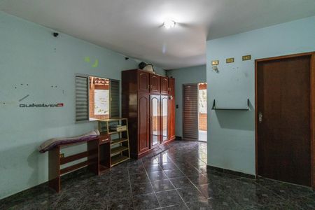 Casa à venda com 296m², 4 quartos e 4 vagas Casa à venda com 296m², 4 quartos e 4 vagasQuarto 2