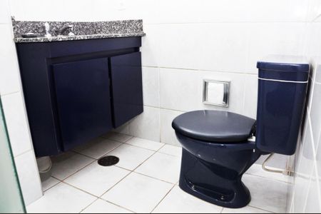 Apartamento à venda com 62m², 2 quartos e 1 vagaDetalhe - Banheiro Social