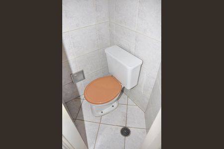 Apartamento à venda com 62m², 2 quartos e 1 vagaDetalhe - Banheiro Social - Área de Serviço