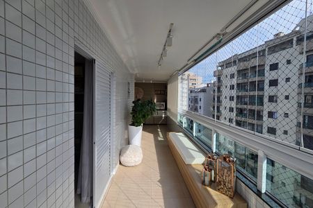Apartamento para alugar com 120m², 3 quartos e 2 vagas Apartamento para alugar com 120m², 3 quartos e 2 vagasVaranda