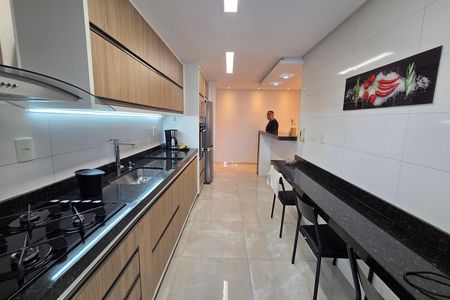 Apartamento para alugar com 120m², 3 quartos e 2 vagas Apartamento para alugar com 120m², 3 quartos e 2 vagasCozinha