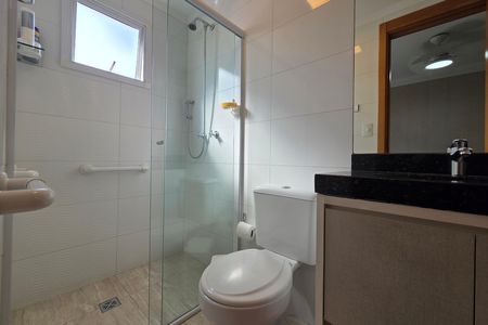 Apartamento para alugar com 120m², 3 quartos e 2 vagas Apartamento para alugar com 120m², 3 quartos e 2 vagasBanheiro da Suíte 1