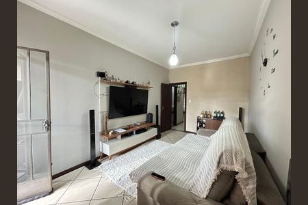 Casa à venda com 218m², 3 quartos e 3 vagas