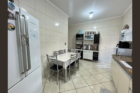 Casa à venda com 218m², 3 quartos e 3 vagas