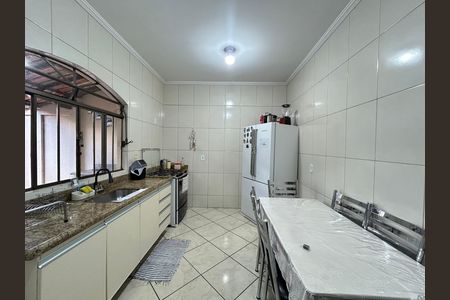 Casa à venda com 218m², 3 quartos e 3 vagas