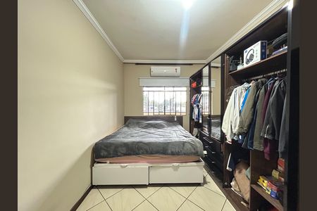 Casa à venda com 218m², 3 quartos e 3 vagas